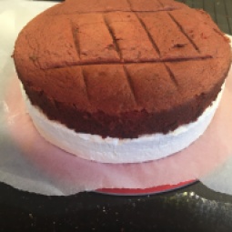 Assembling red velvet cheesecake